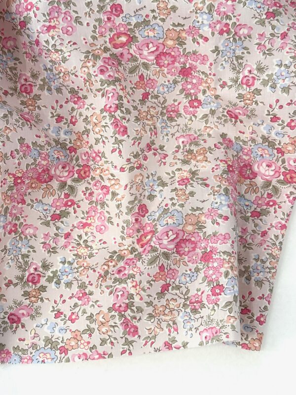 1 mètre de Liberty Tana Lawn™ Tatum Sakura - Motif Personnel