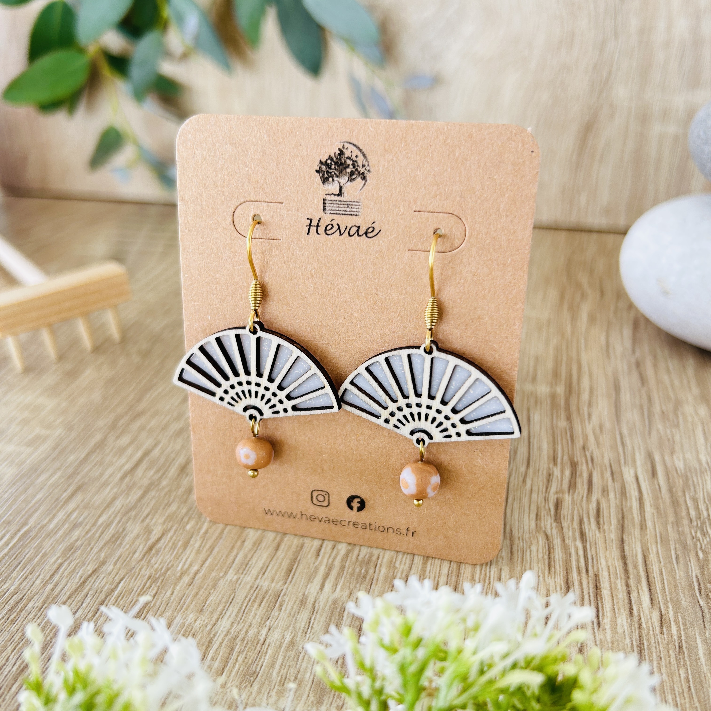 Boucles d'oreilles "Ginkgo" blanche et or - Hévaé
