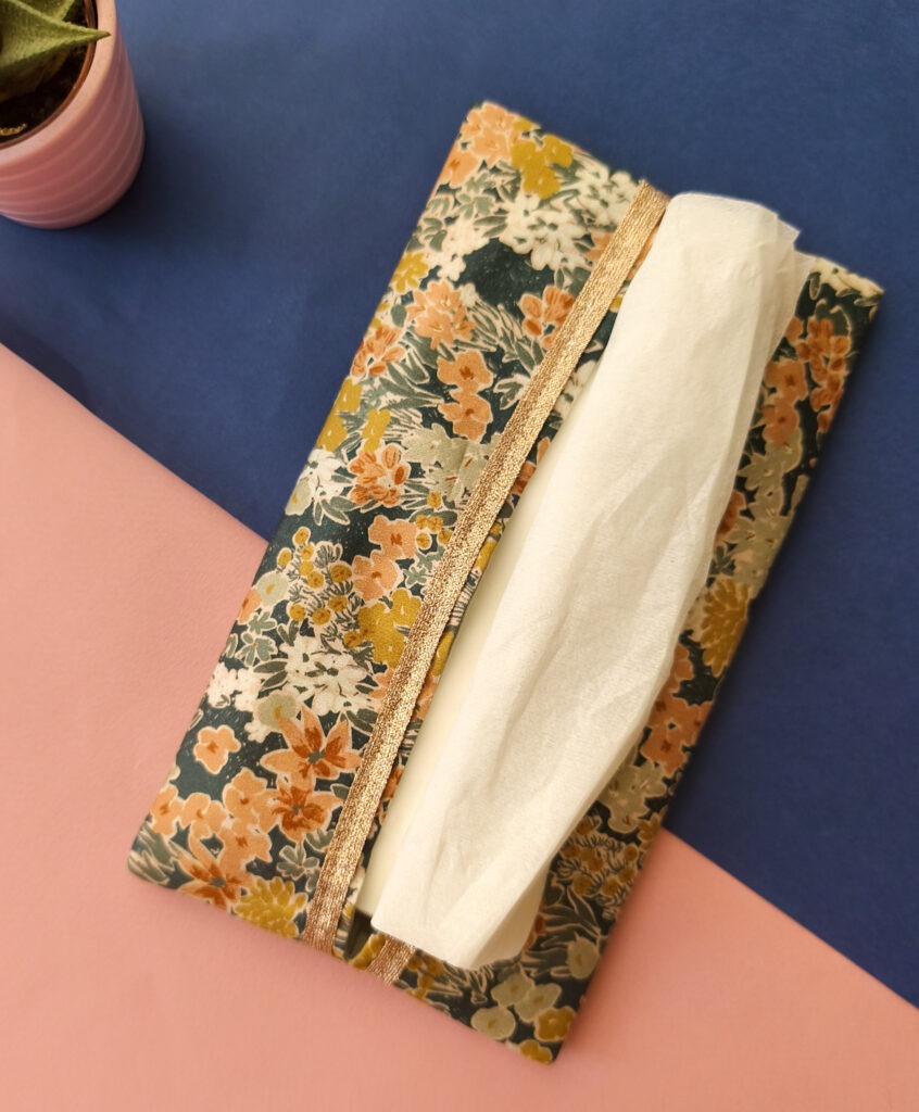 Distributeur de mouchoirs en tissu fleuri La Maison Naïve